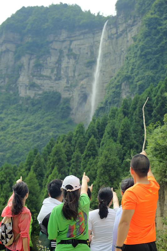 公司工(gōng)會(huì)組織窯灣村(cūn)避暑清涼遊(圖2)