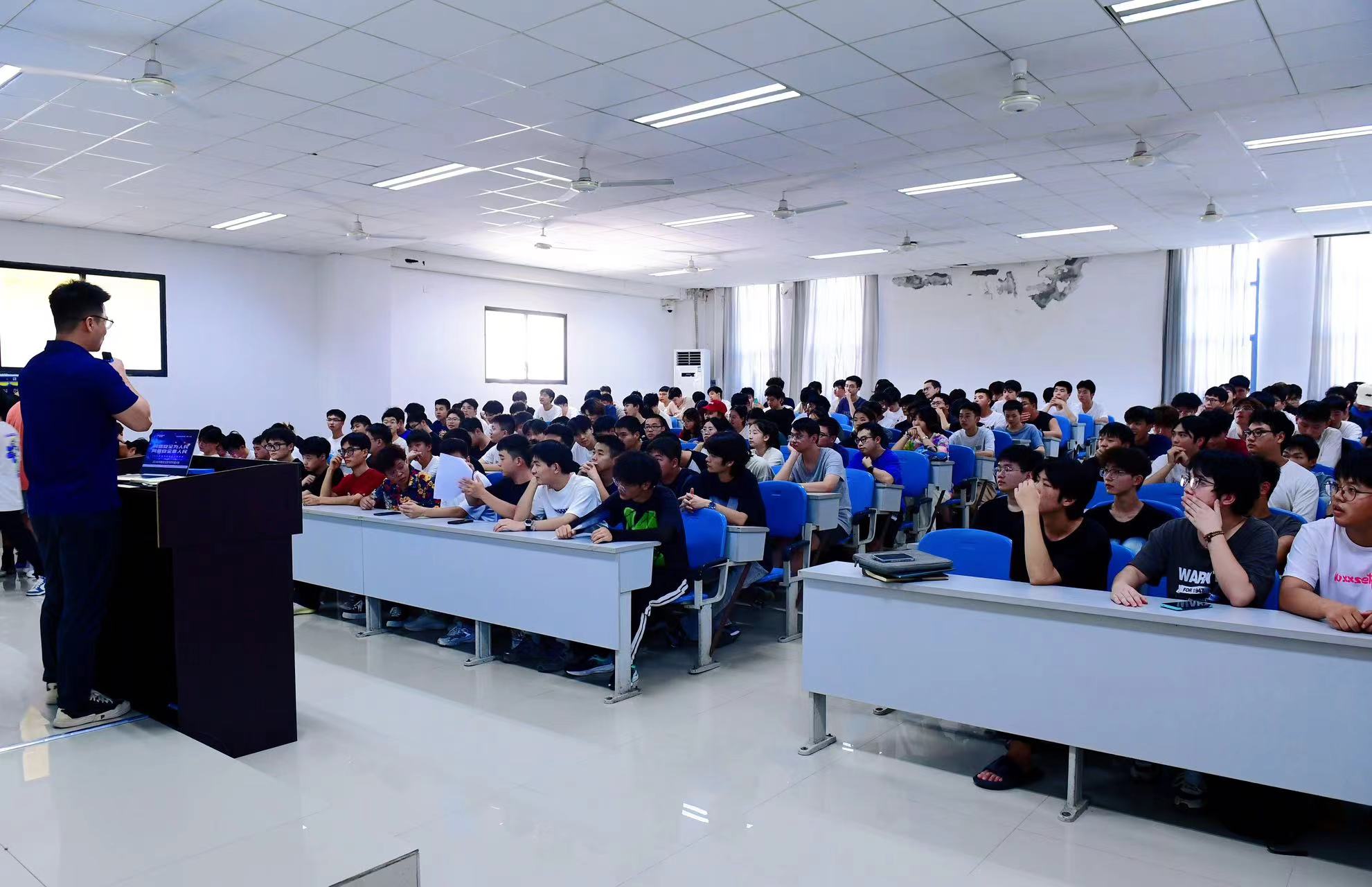 網絡安全宣傳教育專題講座-- 怡訊網絡走進校(xiào)園，提升師(shī)生(shēng)網絡安全意識(圖2)